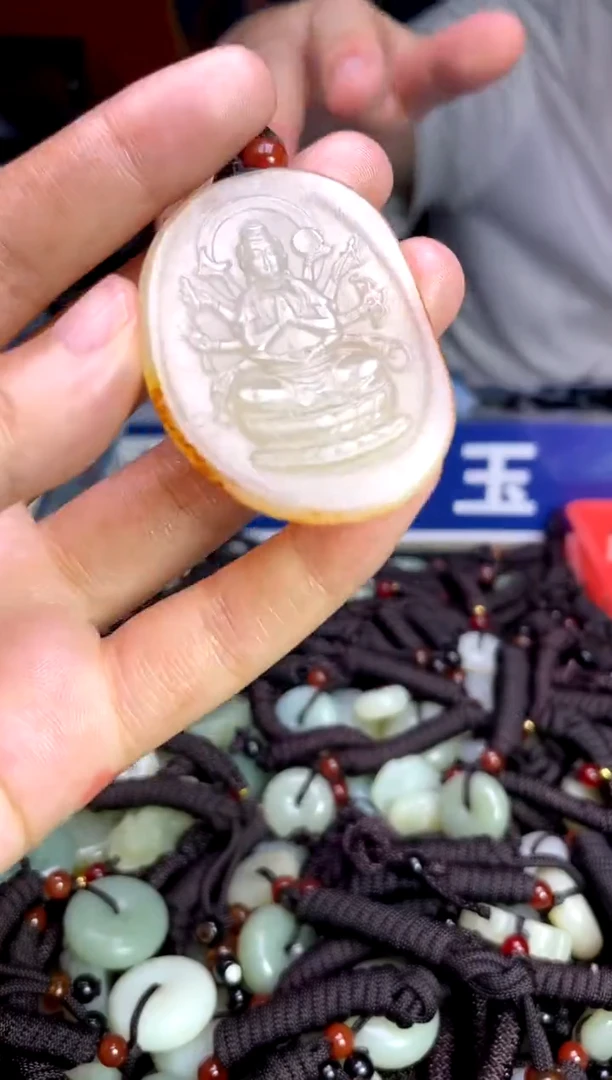 未镶嵌和田玉挂件1