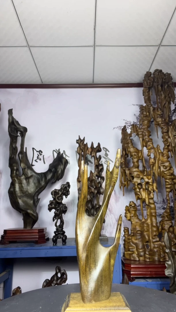 金丝楠木雕款阿*法金丝楠木工艺品摆件