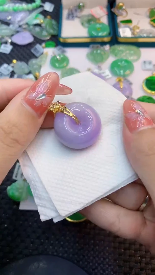 颈饰未镶嵌翡翠多样性发其一