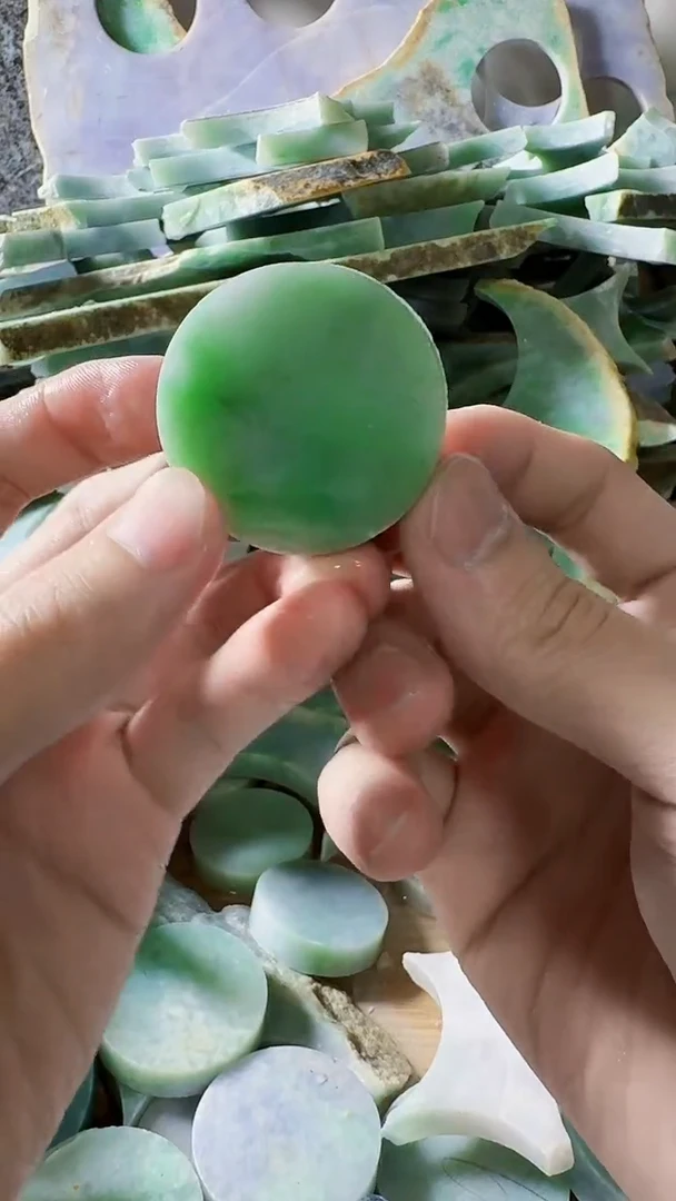 翡翠裸石缅甸翡翠A货文8183