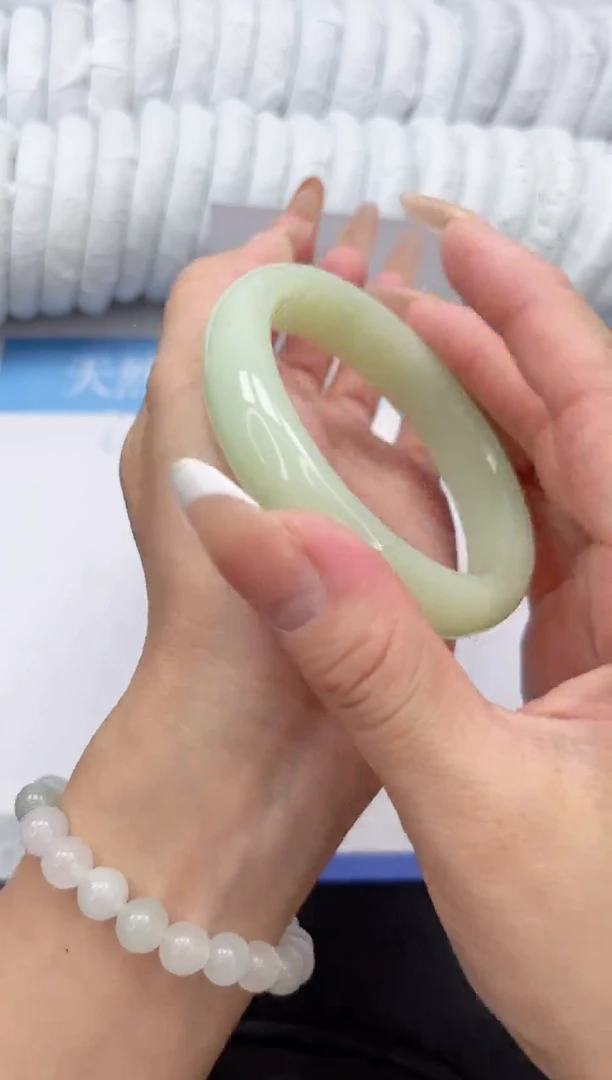 石英质玉手镯未镶嵌25-61QT