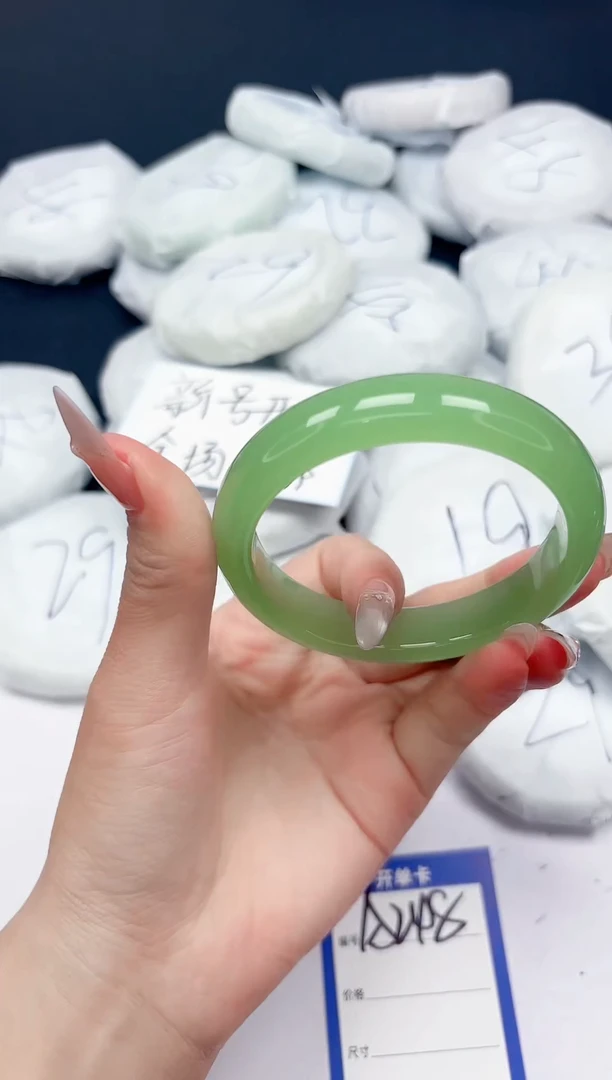 未镶嵌手镯石英质玉A248/5859