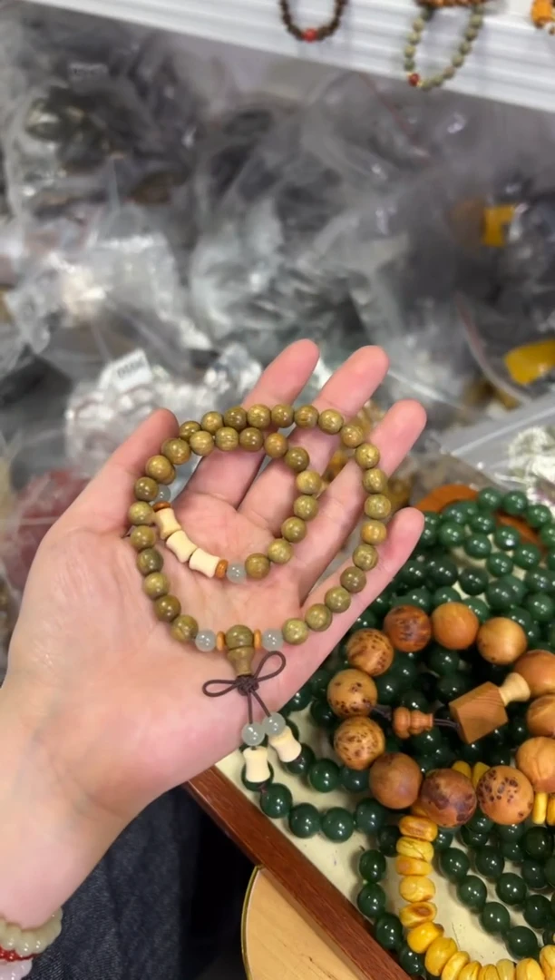 【闪购商品】维腊木（绿檀）手串未镶嵌绿檀木竹节设计款双圈[0242]