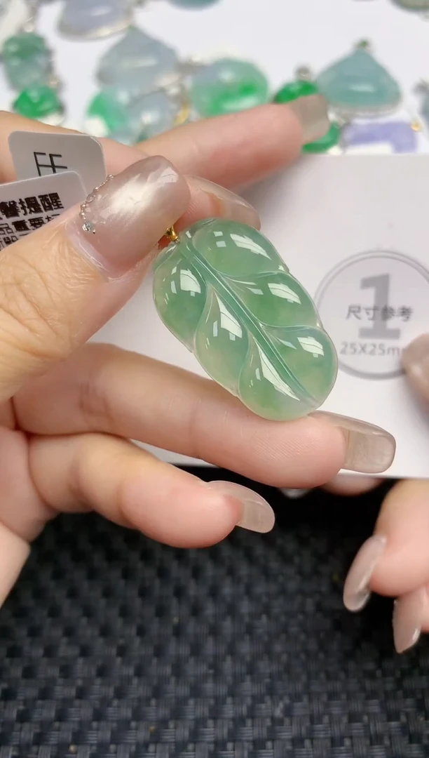 颈饰18K金镶嵌翡翠天然缅甸A货翡翠百元以上9元证书费自理