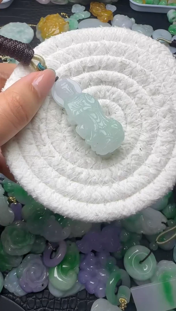 颈饰未镶嵌翡翠缅甸翡翠吊坠