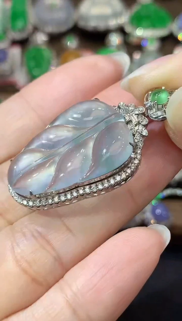 吊坠(不含链)18K金镶嵌翡翠C30