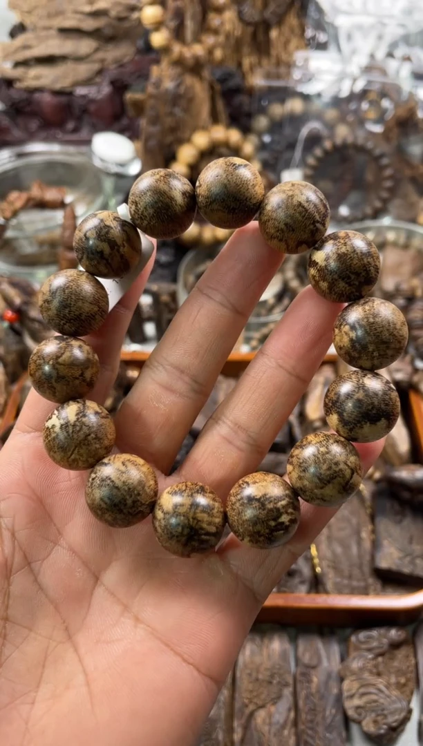 沉香沉香碎屑达拉干  沉香