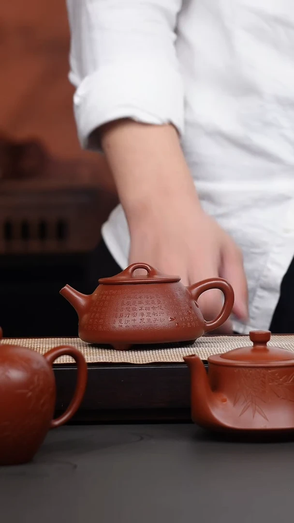 茶壶紫砂郑军·朱泥刻绘平盖石瓢