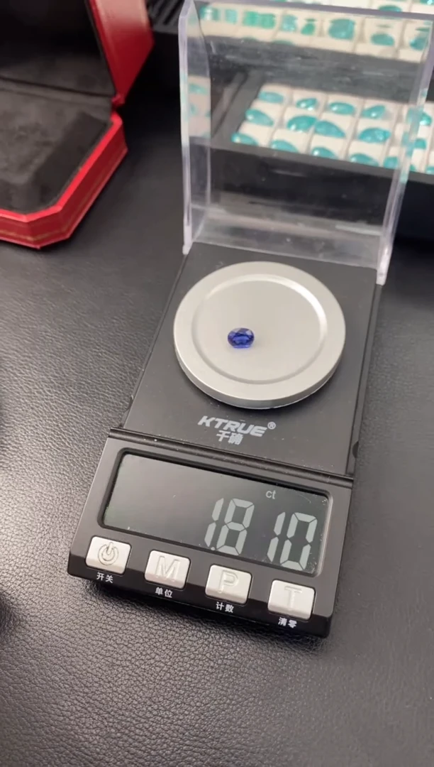 合成（培育）蓝宝石裸石未镶嵌皇家蓝