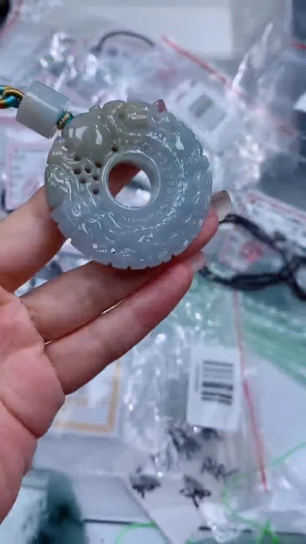 翡翠未镶嵌颈饰吊坠