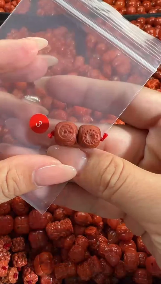 颈饰未镶嵌南红玛瑙1