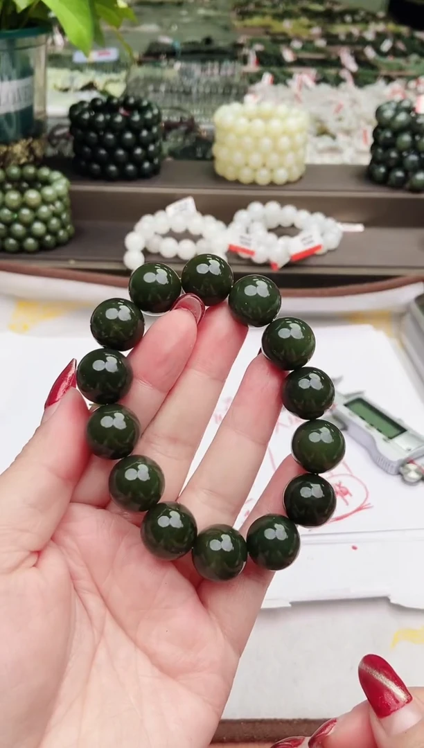 【闪购商品】和田玉手串未镶嵌纯天然和田玉俄夹层牛油果绿16