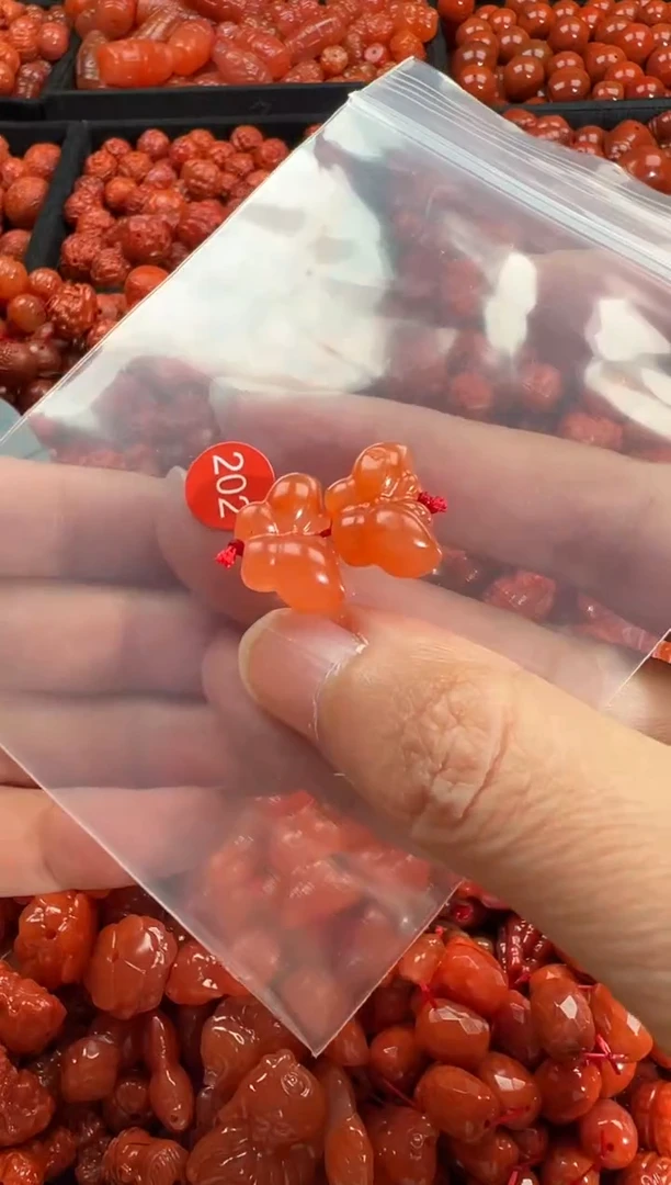 颈饰未镶嵌南红玛瑙1