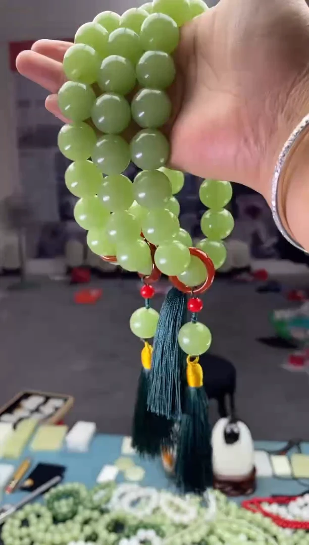 天然玉石未镶嵌颈饰