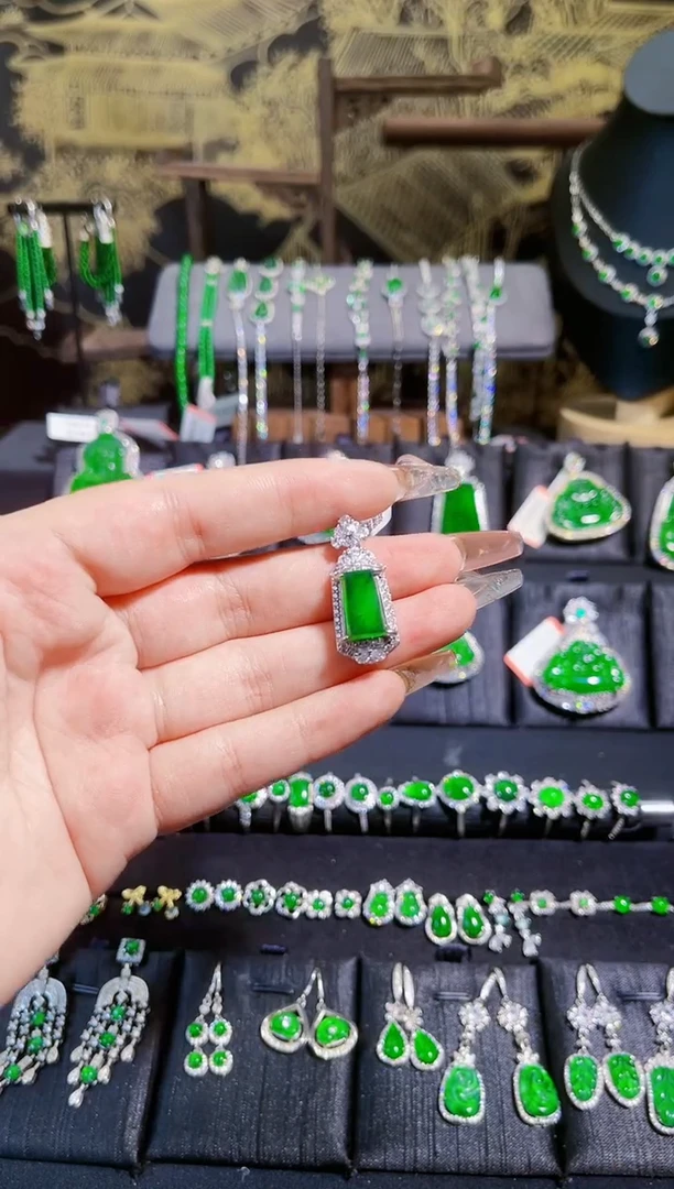 【闪购商品】翡翠戒指银S925镶嵌无事牌吊坠