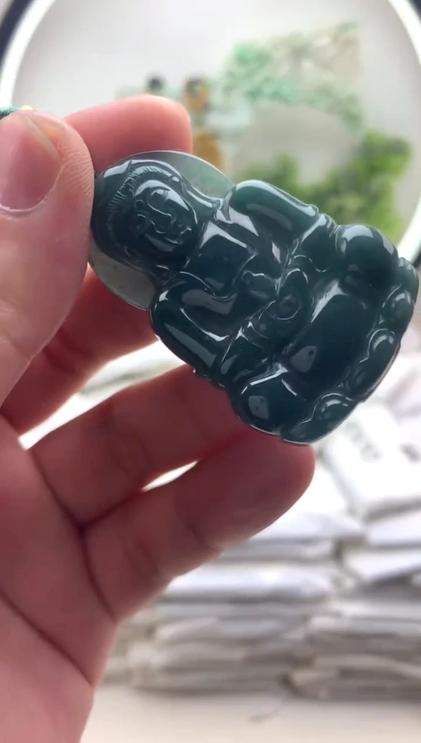 颈饰未镶嵌翡翠观音