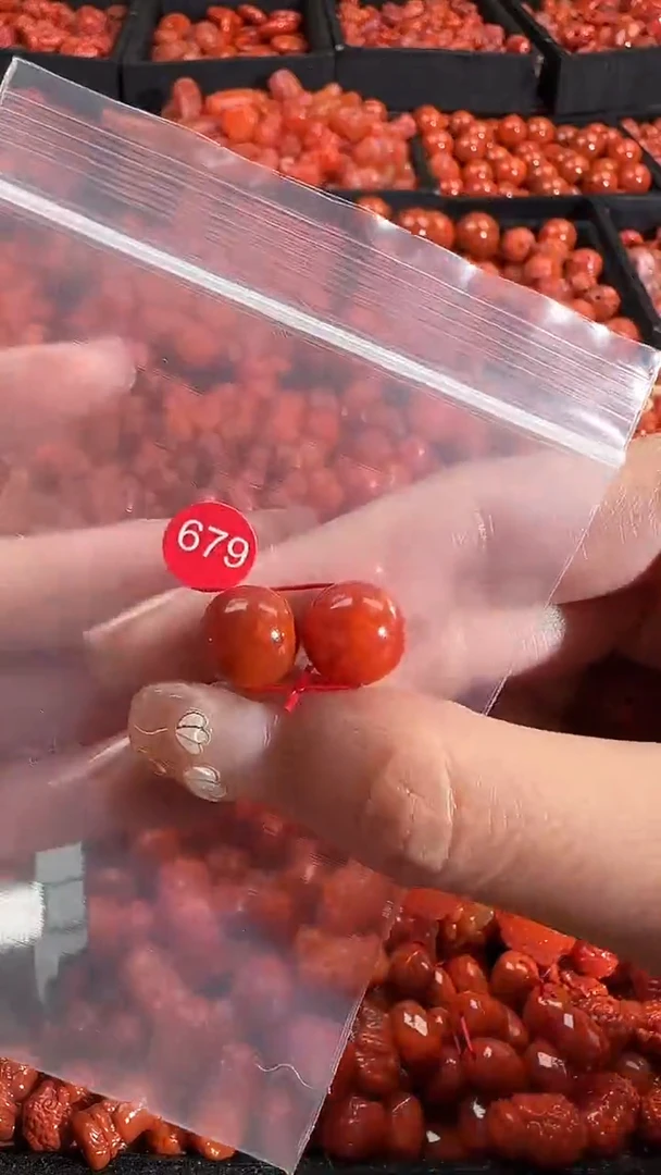 颈饰未镶嵌南红玛瑙1