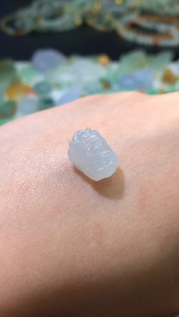 未镶嵌定制翡翠毛货 14.8-10.8-8.2