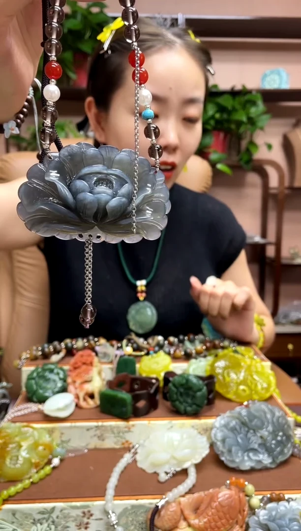 未镶嵌岫玉吊坠·