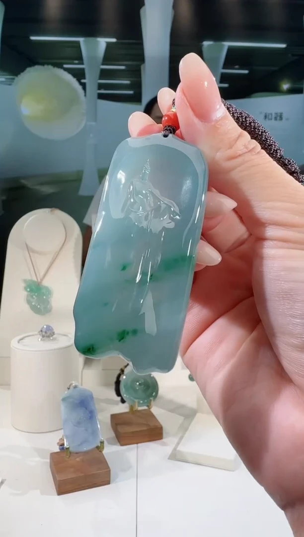 翡翠未镶嵌吊坠(不含链)自在观音