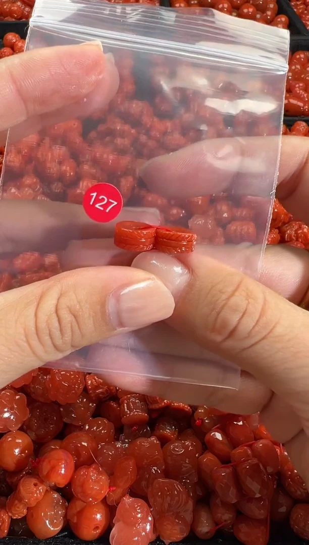 颈饰未镶嵌南红玛瑙1