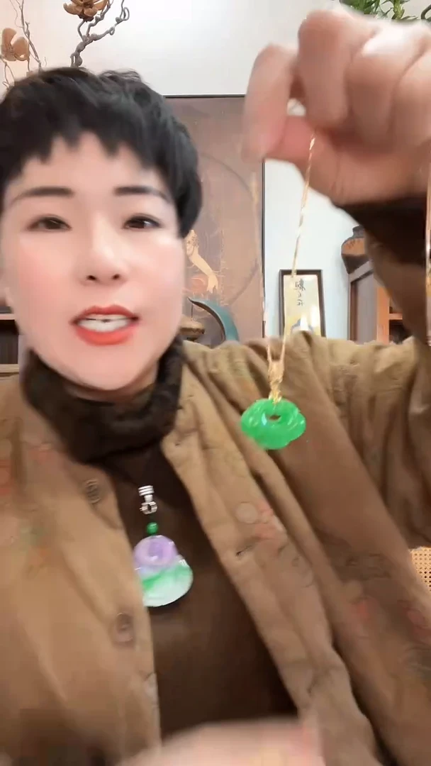 吊坠(赠链)未镶嵌翡翠565