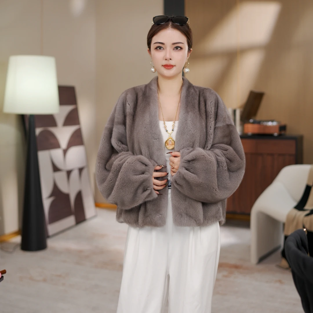 GeSaiNi新款慵懒风阔版V领短款水貂女休闲时尚短二小母貂宝嘉美女