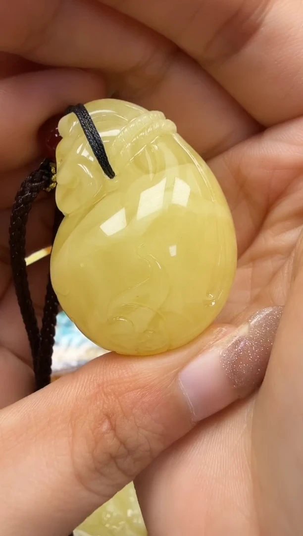 裸石琥珀未镶嵌如图