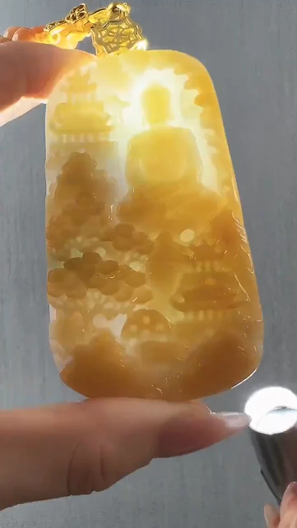 颈饰未镶嵌翡翠大日如来
