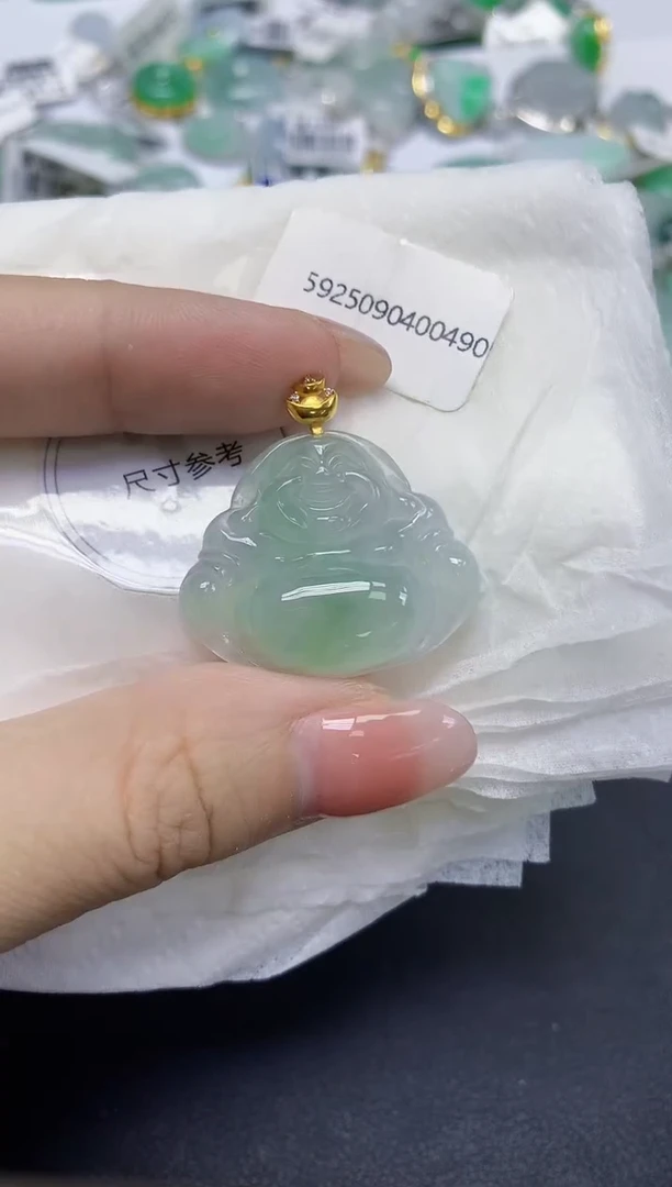 颈饰18K金镶嵌翡翠天然缅甸翡翠A货多样性发一件