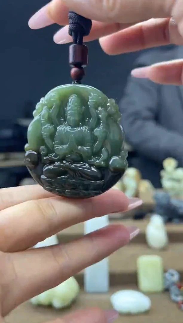 颈饰未镶嵌和田玉1