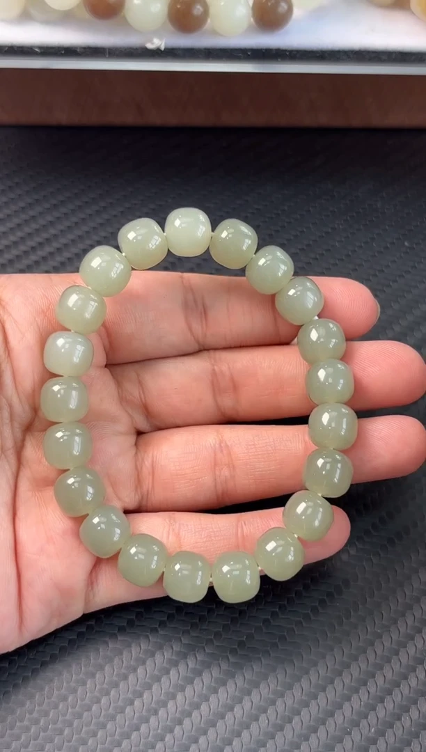 未镶嵌手串和田玉且末微色差近矿卡9*10m
