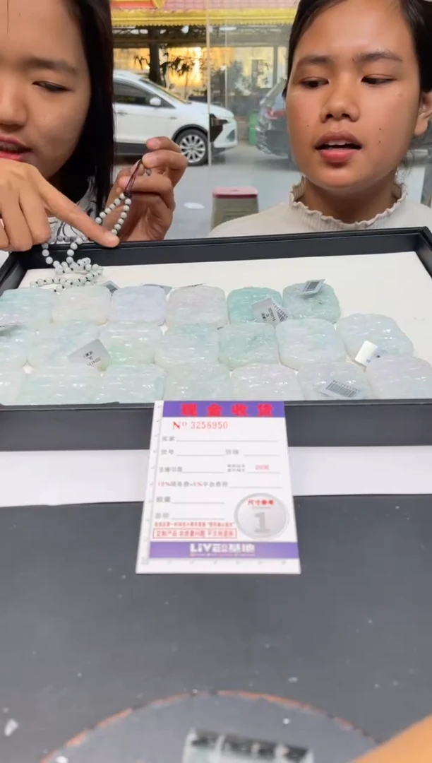 【闪购商品】定制翡翠未镶嵌未抛光毛货多样性发其一拍一发一珠链50