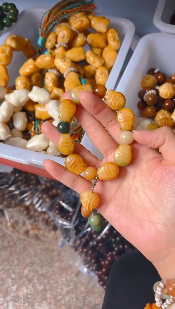 吊坠菩提根/象牙果年年有鱼单圈手串