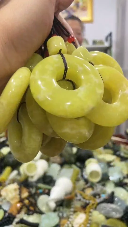 岫玉未镶嵌吊坠  多样性发货发其中一件