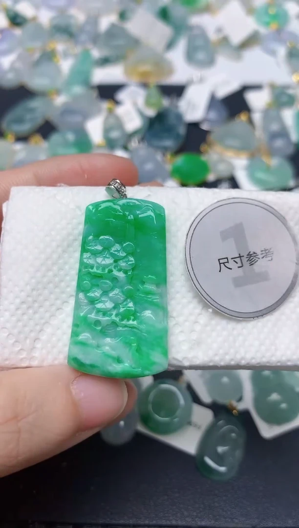 颈饰18K金镶嵌翡翠天然缅甸A货翡翠