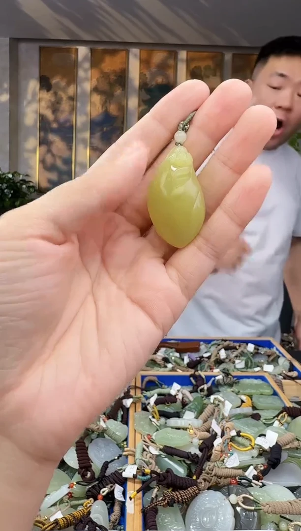 未镶嵌和田玉挂件拍一发一