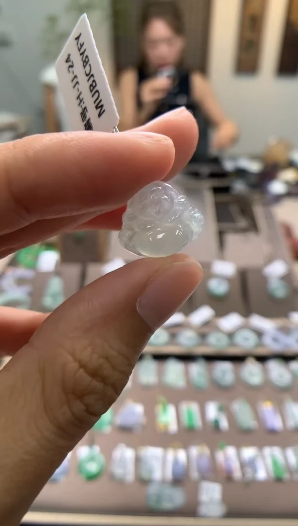颈饰未镶嵌翡翠佛公