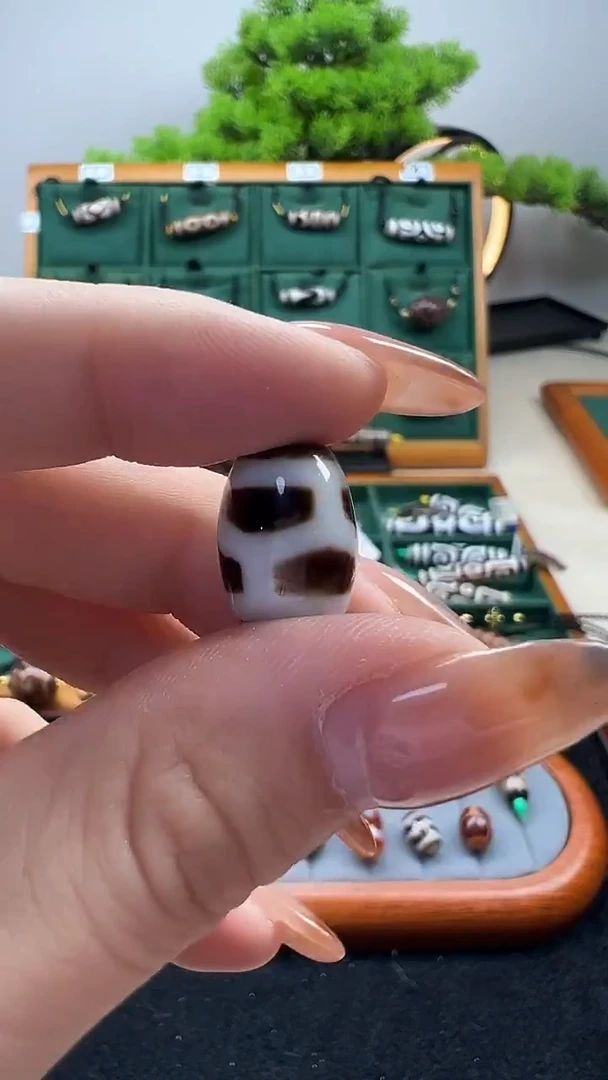 玛瑙/玉髓（覆膜）颈饰未镶嵌11.（微瑕随机发货）