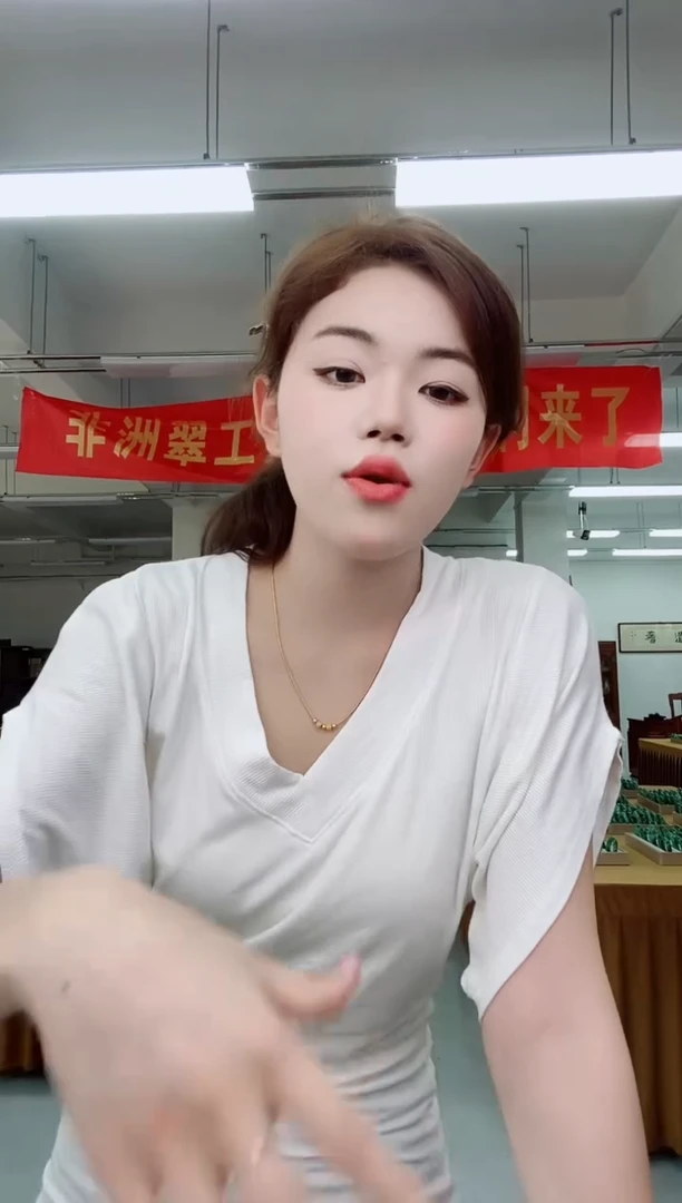 石英质玉（非洲翠）手镯未镶嵌非洲翠A货拍一发一38