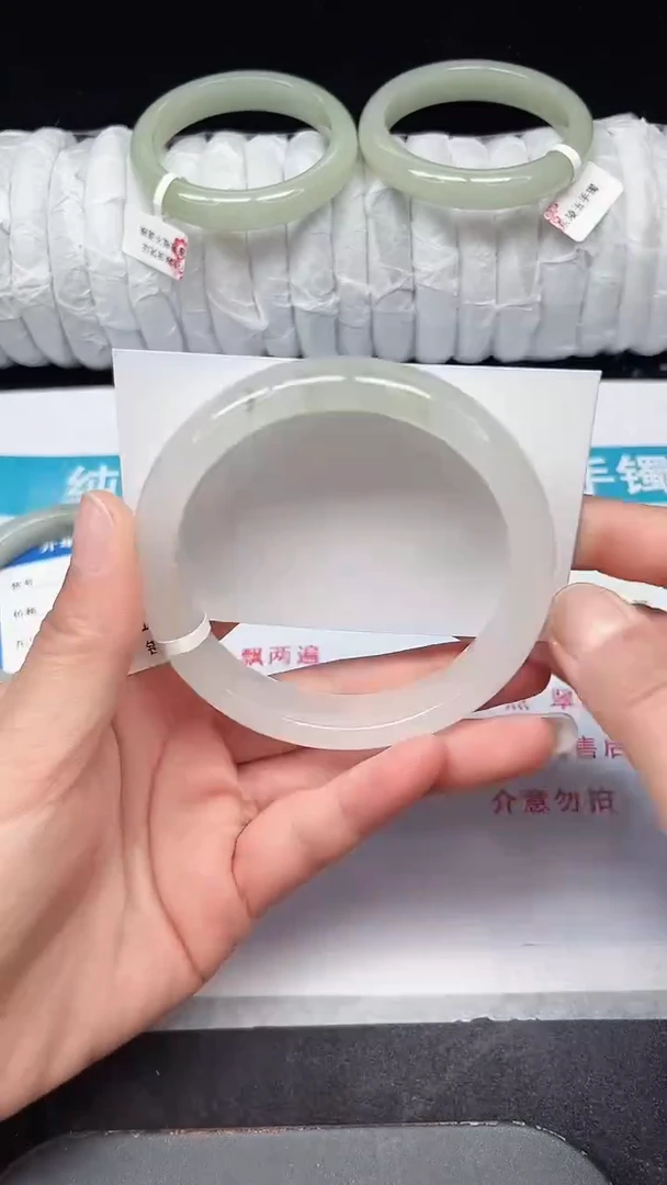 未镶嵌手镯石英质玉34-62/63