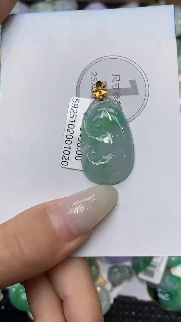 颈饰18K金镶嵌翡翠11111111111