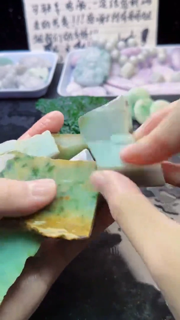 未镶嵌挂件翡翠像**月072天然A货翡翠