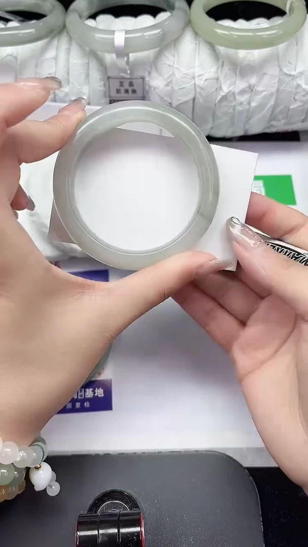 未镶嵌手镯石英质玉251-54/55