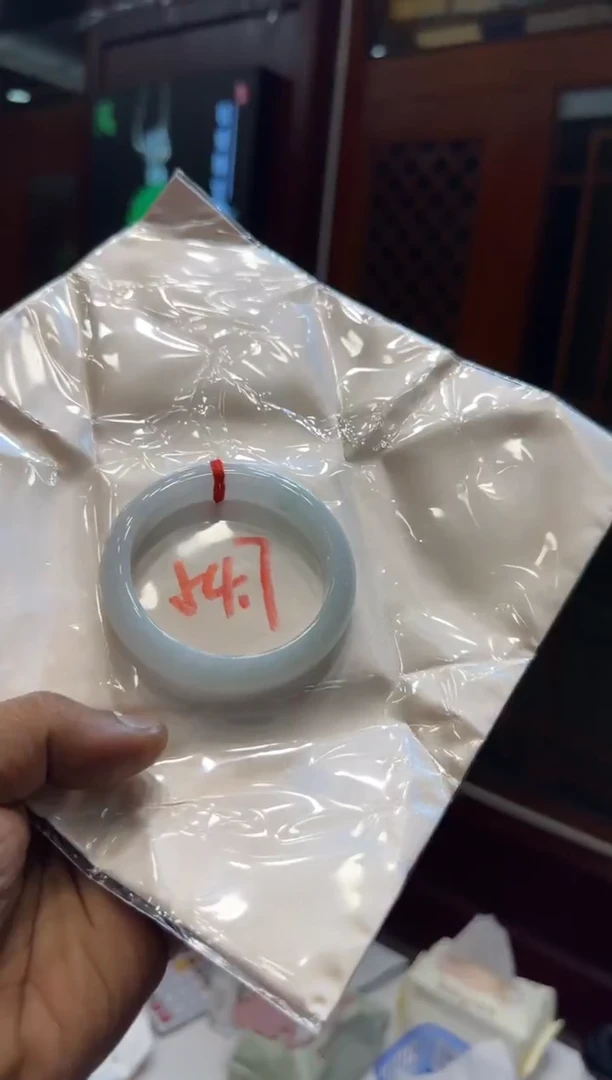 未镶嵌手镯翡翠手镯