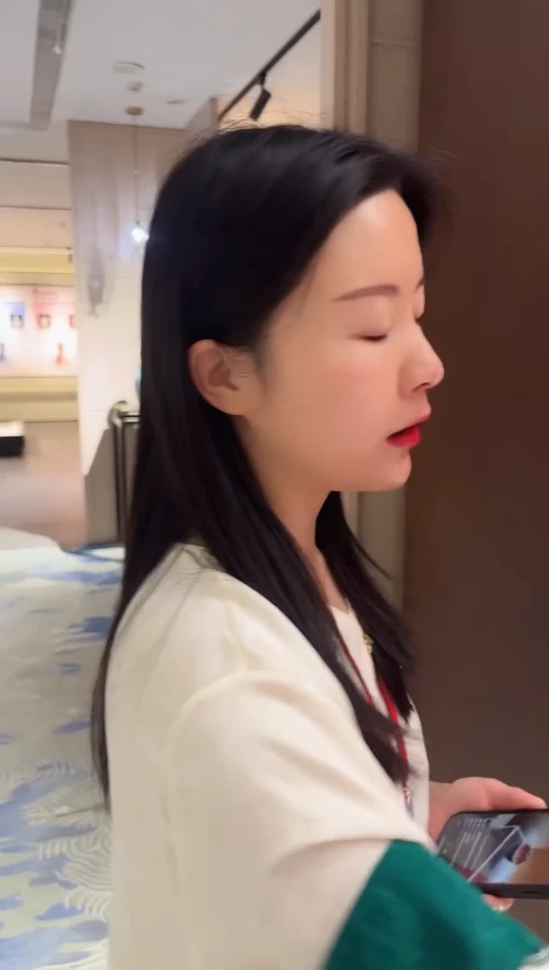 景德镇陶瓷郎红杯子