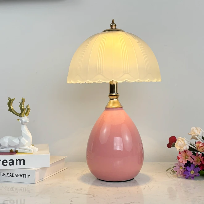 现代简约轻奢床头灯卧室温馨可爱粉色USB调光充电触摸台灯家用