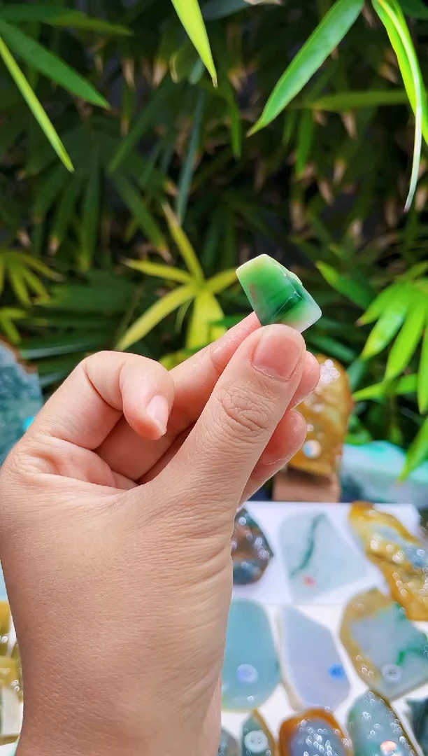 未镶嵌定制翡翠翡翠