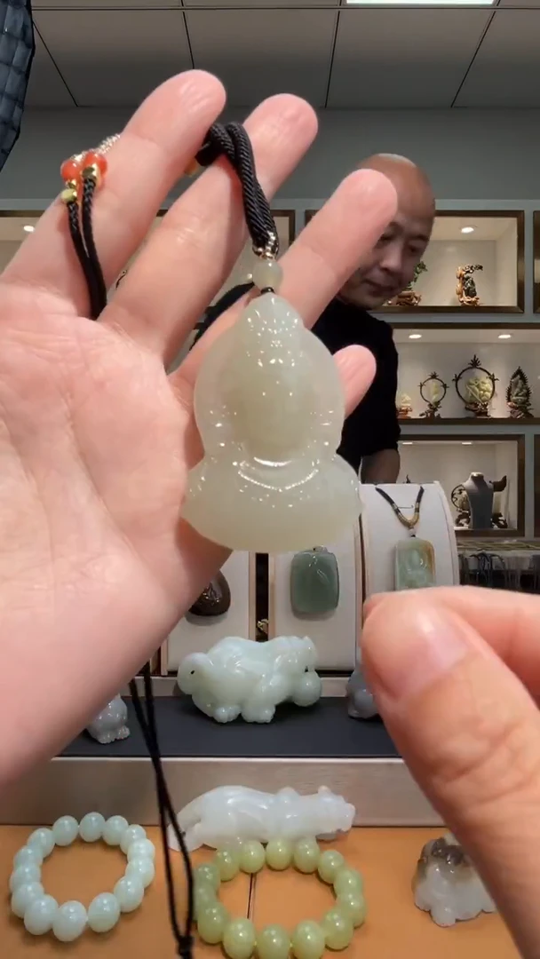 颈饰未镶嵌和田玉苏