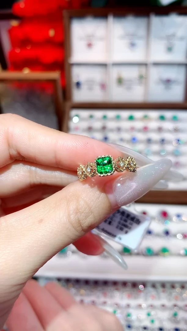 18K金镶嵌戒指石榴石（沙弗莱）0.99ct/天然宝石/七天无理由